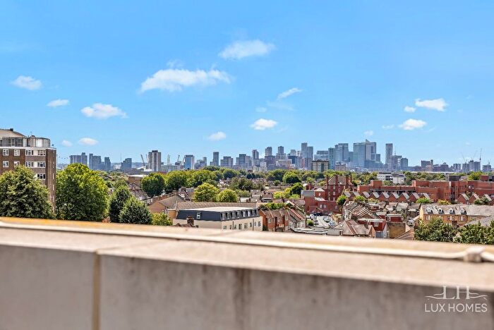 2 Bedroom Flat For Sale In St. Pier Court, Green Street, E13