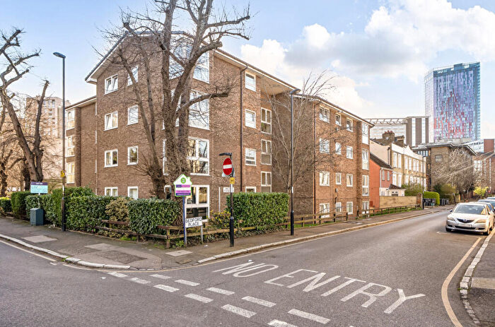 1 Bedroom Apartment For Sale In Lansdowne Road, Croydon, CR0