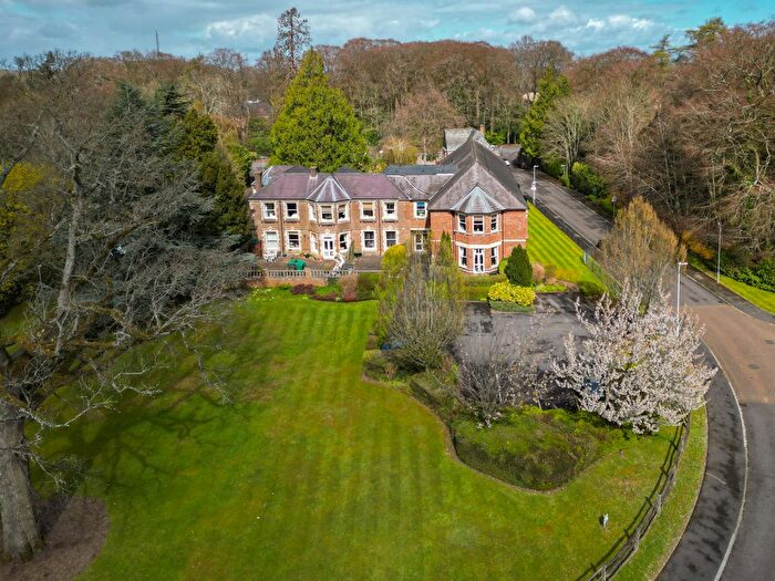 3 Bedroom Flat For Sale In De Havilland Drive, Hazlemere, High Wycombe, Buckinghamshire, HP15