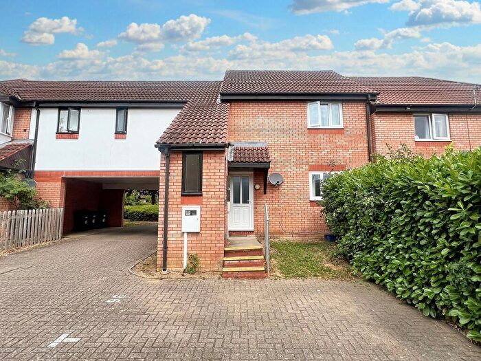 1 Bedroom Maisonette For Sale In Lynmouth Crescent, Furzton, MK4