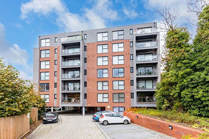 2 Bedroom Flat To Rent In Statum, Wootton Mount, Bournemouth, BH1