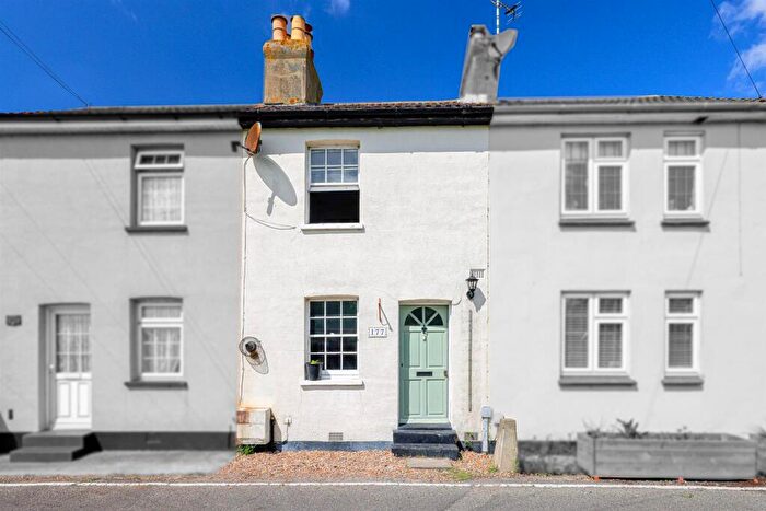 2 Bedroom Terraced House To Rent In New Road, Great Wakering, SS3