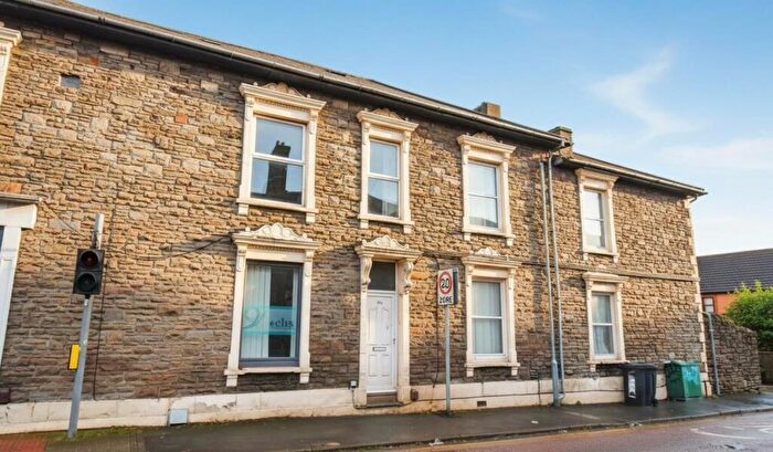 Flat For Sale In High Street, Staple Hill, BS16