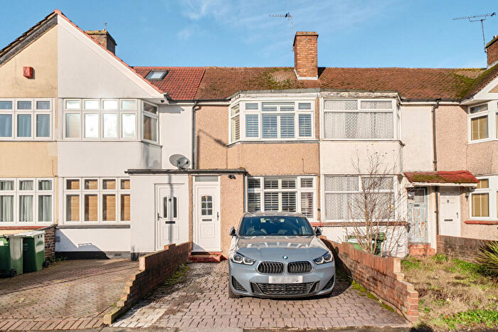 2 Bedroom Terraced House For Sale In Sherwood Park Avenue, Sidcup, DA15