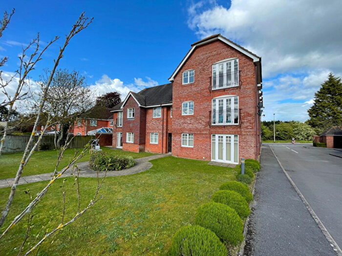 1 Bedroom Flat To Rent In Grove Court, Newtown Road, Newbury, RG14