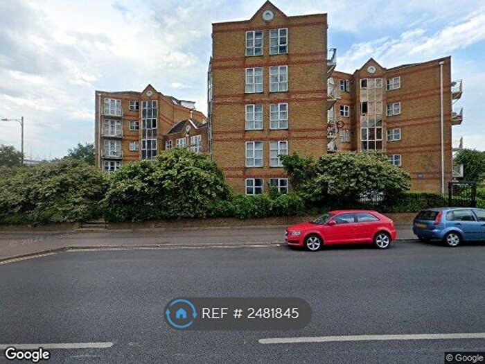2 Bedroom Flat To Rent In Lauriston Place, Southend-On-Sea, SS1