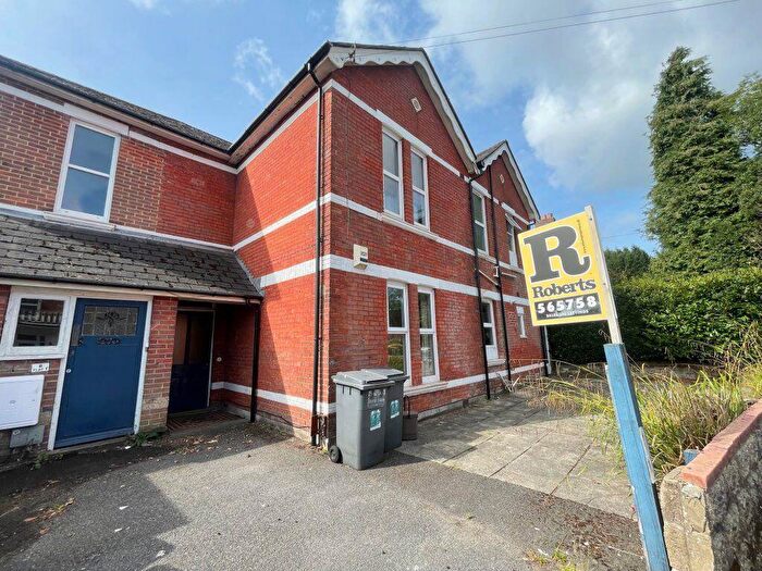 3 Bedroom Flat To Rent In - Student Or Double Bedroom Flat, P00