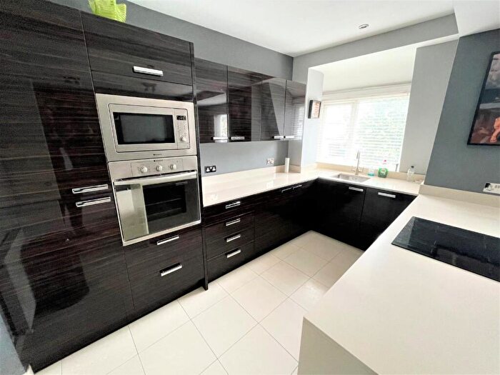 1 Bedroom Flat To Rent In Woodland Way, Mill Hill, NW7