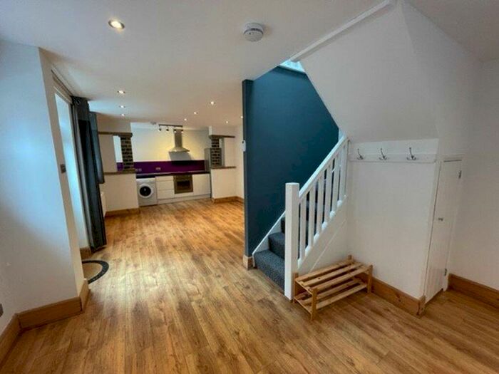 1 Bedroom Detached House To Rent In Cavendish Road, Leicester, LE2