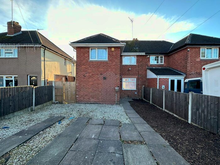 3 Bedroom Semi-Detached House To Rent In King Charles Avenue, Walsall, WS2