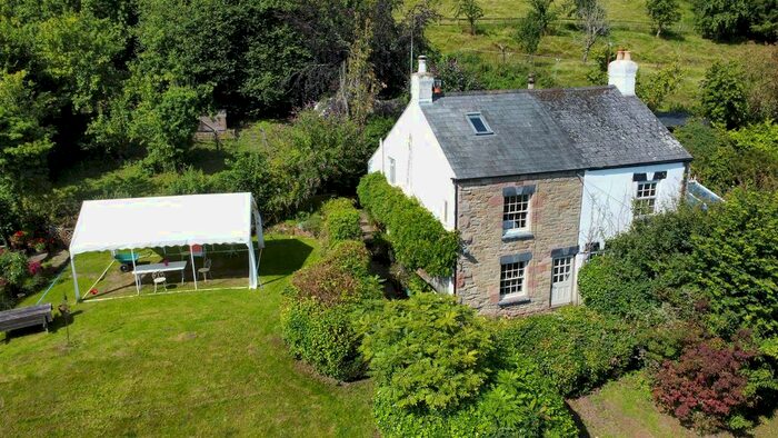 2 Bedroom Cottage For Sale In Jubilee Road, Mitcheldean, GL17