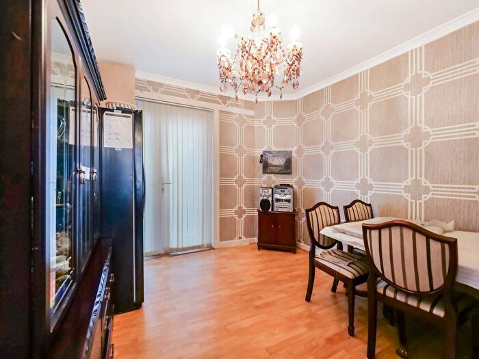 2 Bedroom Semi-Detached House For Sale In Strowan Crescent, Sandyhills, Glasgow, G32