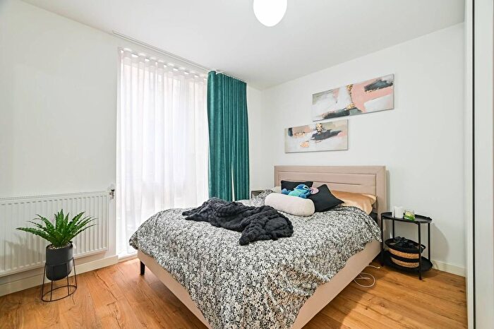 1 Bedroom Flat To Rent In Mahindra Way, Beckton, London, E6