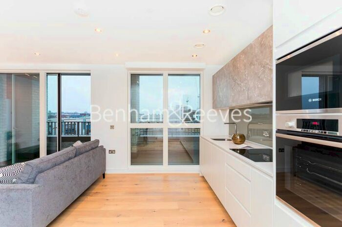 1 Bedroom Flat To Rent In Duval House, Clapham Junction, SW11