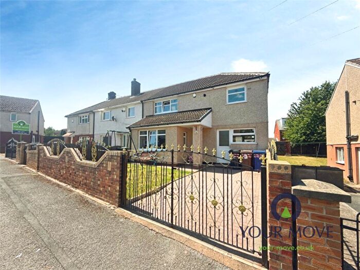 3 Bedroom End Of Terrace House For Sale In Raymond Avenue, Grimethorpe, Barnsley, S72