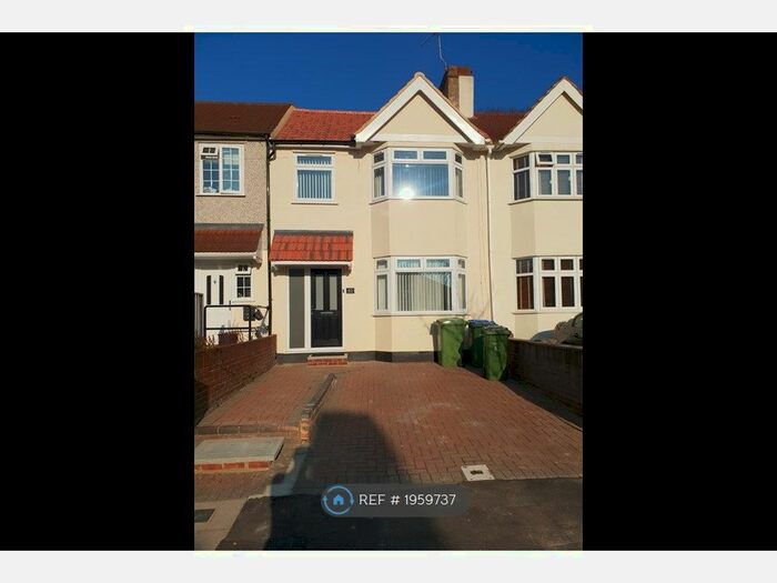 3 Bedroom Terraced House To Rent In Rutherglen Road, London, SE2