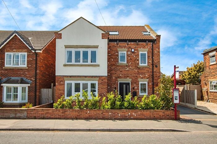 5 Bedroom Detached House For Sale In Town Street, Carlton, Wakefield, WF3