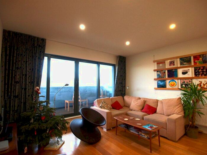 2 Bedroom Flat To Rent In Fiesta House, Seven Sisters Road, Finsbury Park, N4