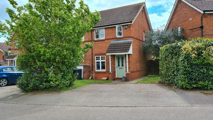 2 Bedroom Property To Rent In Harrow Lane, Daventry, NN11