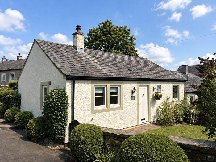 2 Bedroom Bungalow To Rent In Warren Fold, Hurst Green, BB7