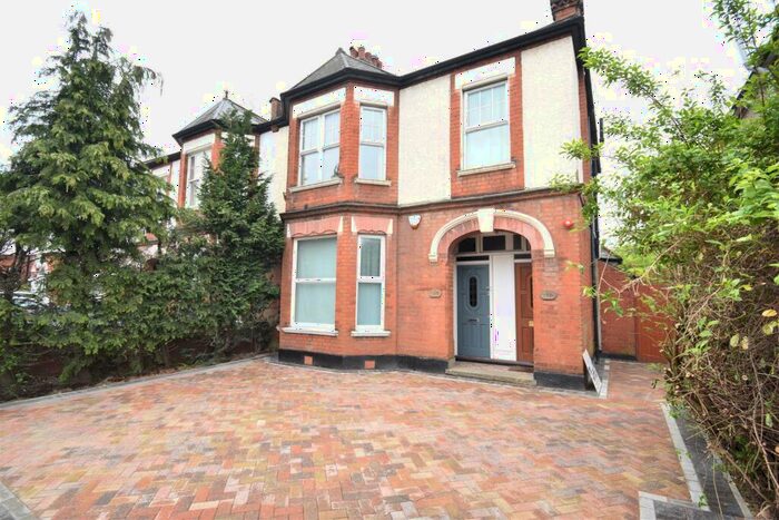 2 Bedroom Flat To Rent In Ewell Road, Surbiton, KT6