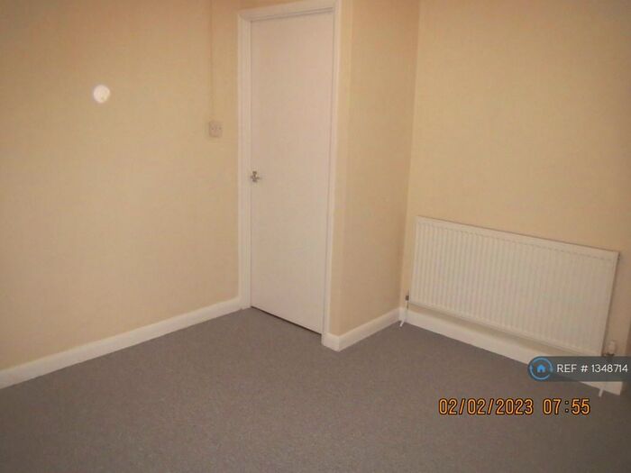 2 Bedroom Flat To Rent In Alexandra Road, Lowestoft, NR32
