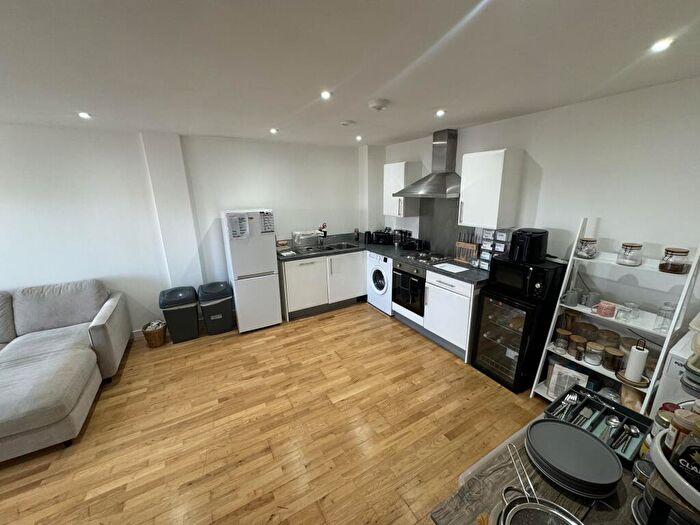 2 Bedroom Apartment To Rent In The Reach, Leeds Street, L3