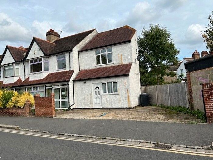 1 Bedroom Studio To Rent In Lodge Road, West Croydon, CR0