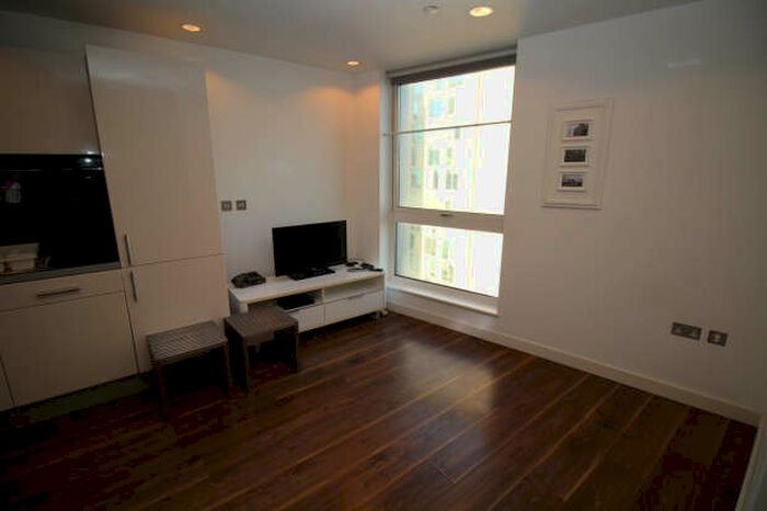 1 Bedroom Apartment To Rent In The Heart, Blue, Media City, Salford, M50