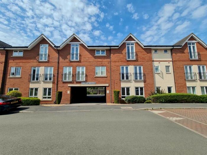 2 Bedroom Flat To Rent In Richmond Gate, Hinckley, LE10