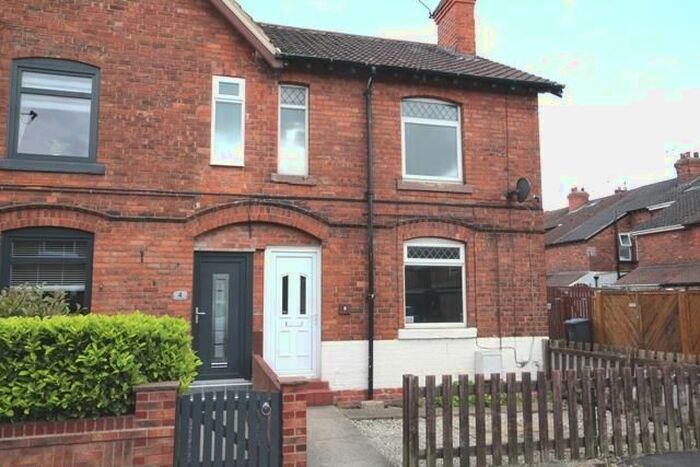 3 Bedroom End Of Terrace House To Rent In Pond Street, Selby, YO8