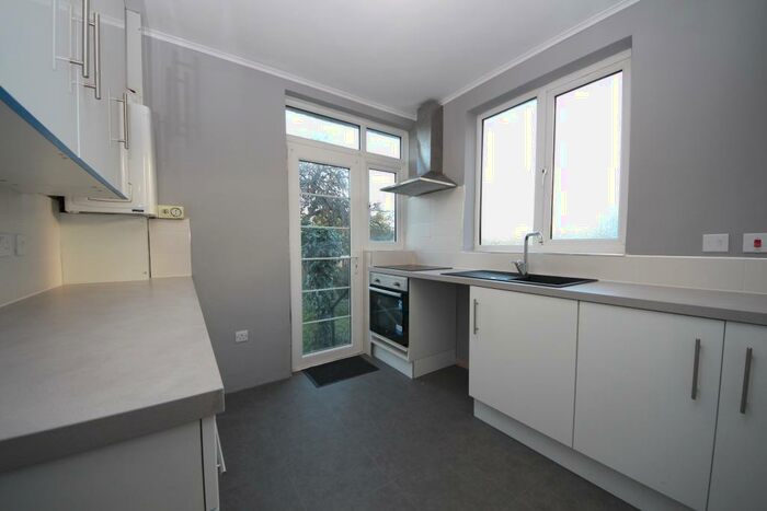 3 Bedroom House To Rent In Leyfield - Worcester Park, KT4