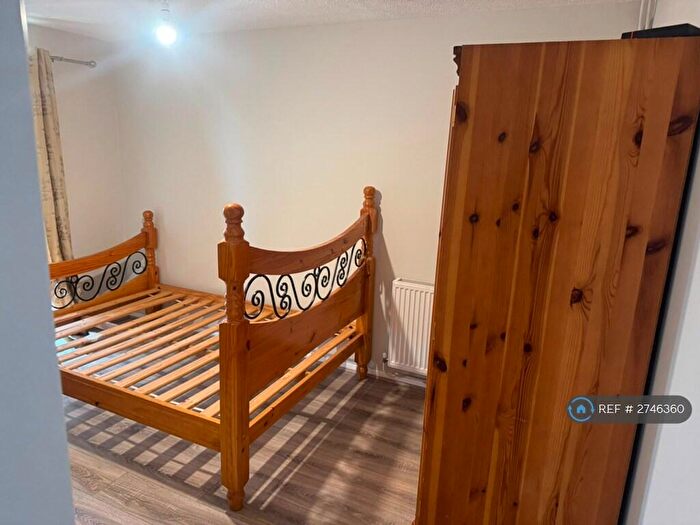 2 Bedroom Maisonette To Rent In Archery Close, Harrow, HA3