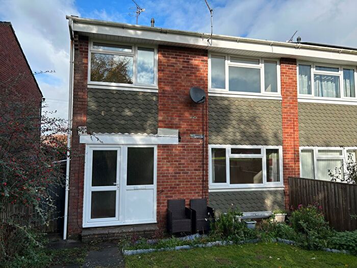 3 Bedroom Semi Detached House To Rent In Dovecote, Yate, BS37