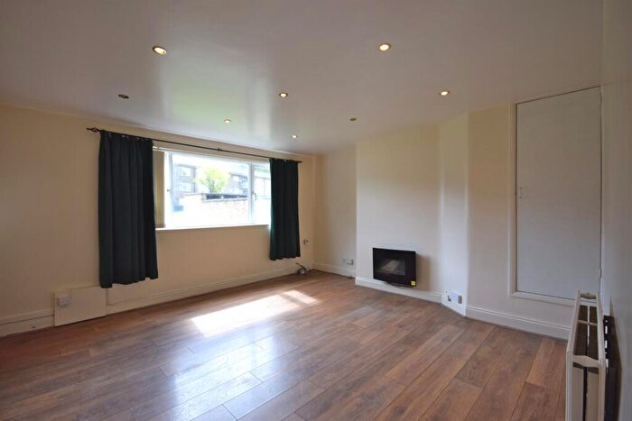 2 Bedroom Flat To Rent In Milton Road, Waterlooville, PO7
