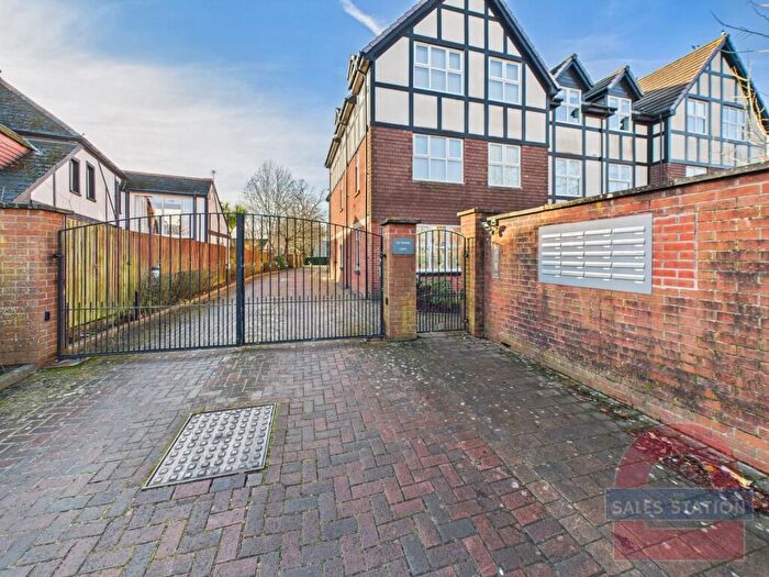 2 Bedroom Flat For Sale In Fidlas Road, Heath, Cardiff, CF14