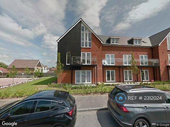 2 Bedroom Flat To Rent In Sheldon Way Larkfield, Aylesford, ME20
