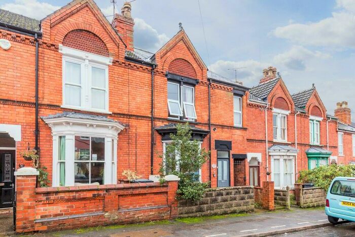 6 Bedroom Terraced House To Rent In York Avenue | Student House | /, LN1