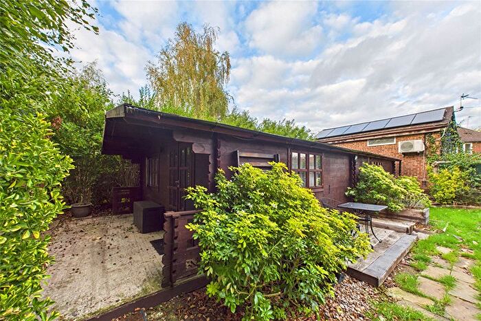 1 Bedroom Bungalow To Rent In Oak Stubbs Lane, Dorney Reach, Maidenhead, Buckinghamshire, SL6