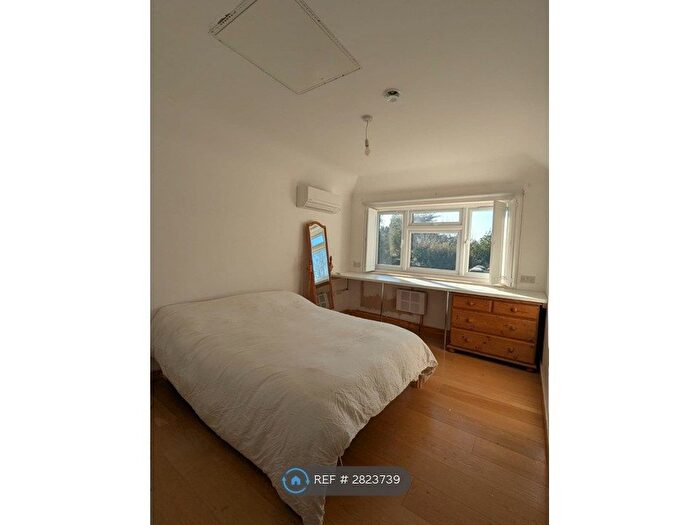 3 Bedroom Semi Detached House To Rent In Birdwood Road, Cambridge, CB1