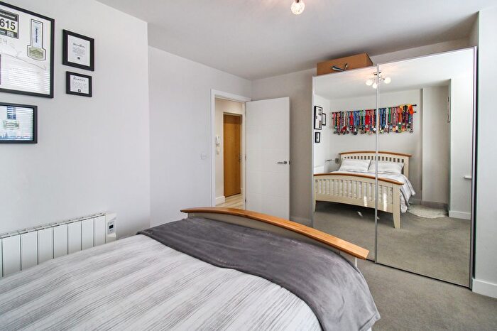 1 Bedroom Flat For Sale In Harwood House, Farnborough, GU14