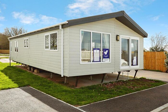 2 Bedroom Park Home For Sale In Manor Farm, Church Laneham, Retford, DN22