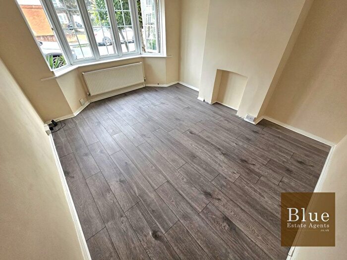 2 Bedroom Maisonette To Rent In Maswell Park Road, Hounslow, TW3