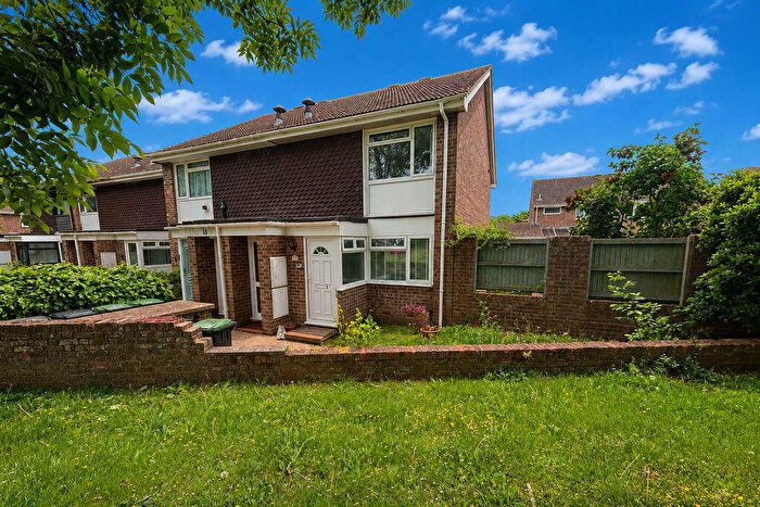1 Bedroom Flat For Sale In Deane Gardens, Lee-On-The-Solent, PO13