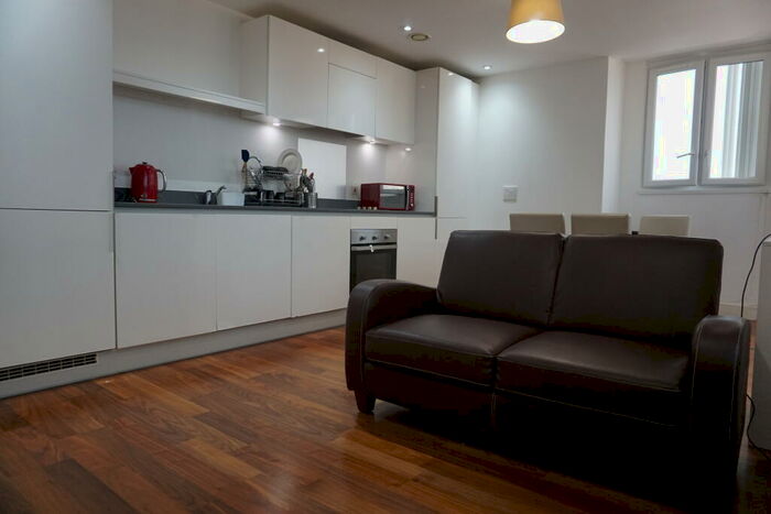 2 Bedroom Flat To Rent In Hagley Road, Birmingham, B16