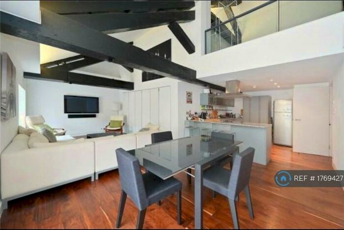 2 Bedroom Flat To Rent In The Highway, London, E1W