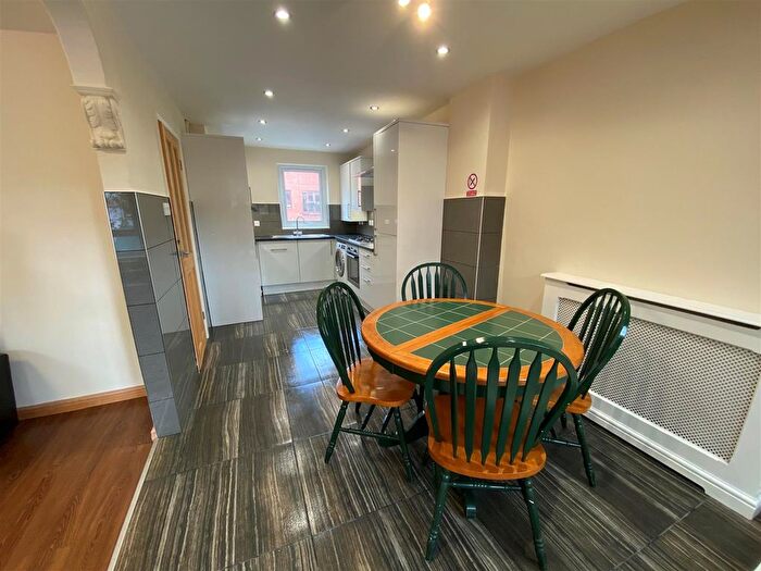 3 Bedroom Property To Rent In Silver Jubilee Walk, Northern Quarter, Manchester, M4