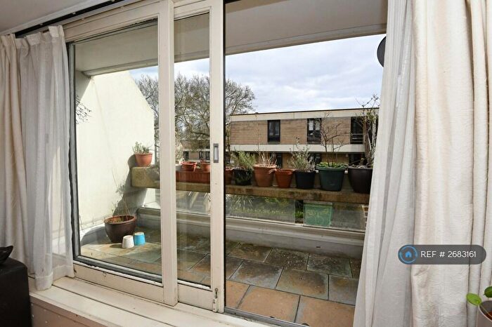 2 Bedroom Flat To Rent In Lulot Gardens, London, N19