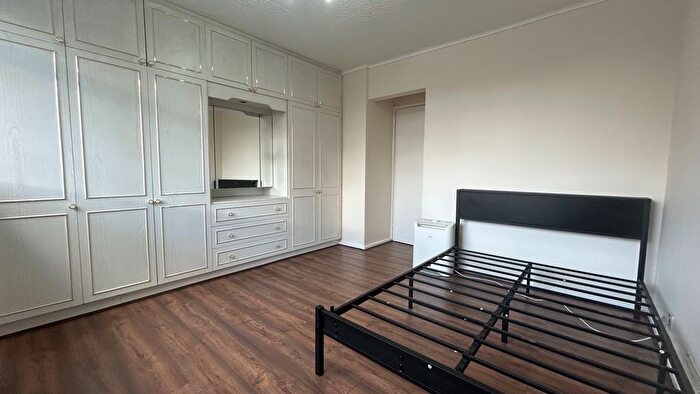 2 Bedroom Flat To Rent In Rayners Close, Wembley, HA0