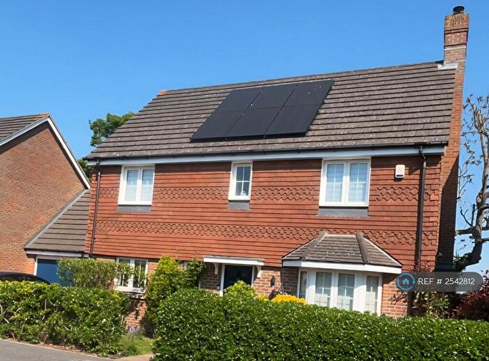 4 Bedroom Detached House To Rent In Hardy Avenue, Dartford, DA1